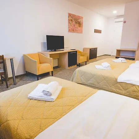 לינה וארוחת בוקר Slovenian House Vida 3*