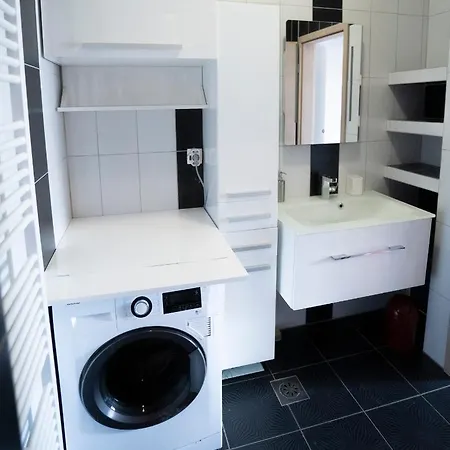 Slovenian House Vida 3*